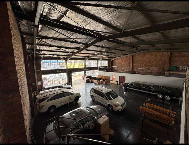 570M² WAREHOUSE TO LET IN WYNBERG